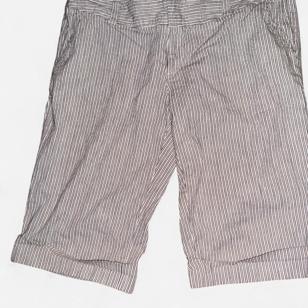 Forever-21 Women's Grey and Cream Shorts